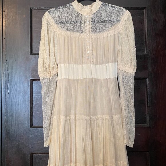 SOLD Vintage 70's Gunne Sax Dress - Picture 4 of 11